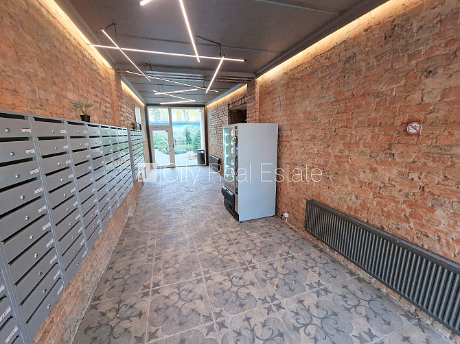 Fasādes māja, renovēta māja, labiekārtota apzaļumota teritorija, slēgts pagalms, ieeja no Rīga - foto 16