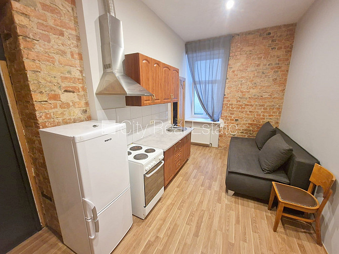 Fasādes māja, renovēta māja, labiekārtota apzaļumota teritorija, slēgts pagalms, ieeja no Rīga - foto 10