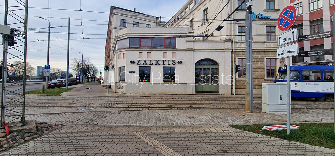 Zeme īpašumā, fasādes māja, pagrabstāvā pieejama noliktava, ieeja no ielas un pagalma, ir Rīga - foto 4