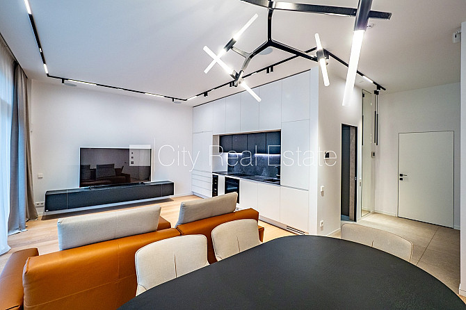 Jaunceltne, zaļā teritorija, slēgts pagalms, teritorijas iebrauktuves vārti aprīkoti ar Jūrmala - foto 1