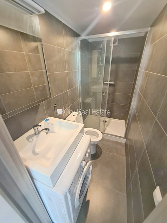 Fasādes māja, renovēta māja, slēgts pagalms, ieeja no ielas, kāpņu telpa pēc kapitālā Rīga - foto 10