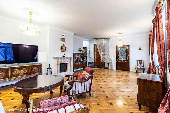 Земля в собственности, фасадный дом, поменянное покрытие крыши, плата за Rīga