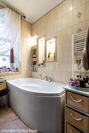 Zeme īpašumā, fasādes māja, mainīts Jumta segums, viena kvadrātmetra apsaimniekošanas maksa Rīga - foto 10