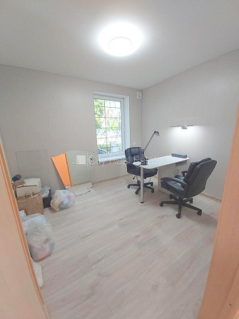 Fasādes māja, renovēta māja, vieta automašīnai, ieeja no ielas, logi vērsti mājas abās Rīga - foto 15