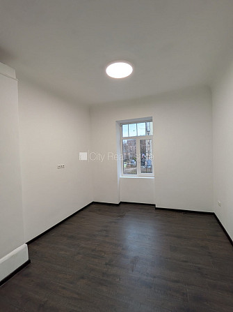 Pagalma māja, labiekārtota apzaļumota teritorija, studio tipa, virtuve apvienota ar istabu, Rīga - foto 3