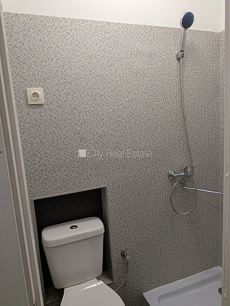 Pagalma māja, labiekārtota apzaļumota teritorija, studio tipa, virtuve apvienota ar istabu, Rīga - foto 5