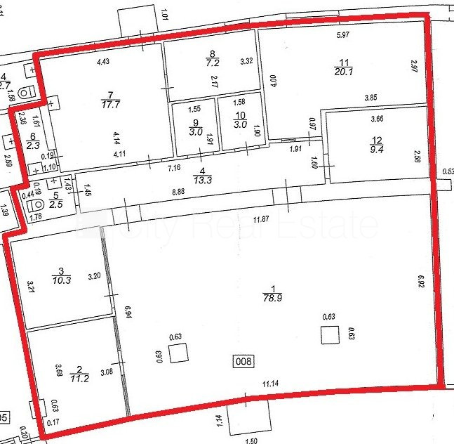 Fasādes māja, viena kvadrātmetra apsaimniekošanas maksa mēnesī  1.6 EUR, ieeja no ielas, logi Rīga - foto 13