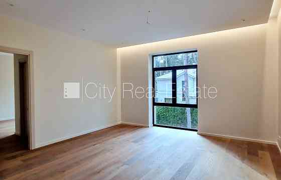 Земля в собственности, таунхаус, новостройка, количество квартир в здании 4 шт., Jūrmala