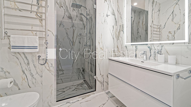 Новостройка, благоустроенный озеленённый двор, закрытый двор, территория Юрмала - изображение 7