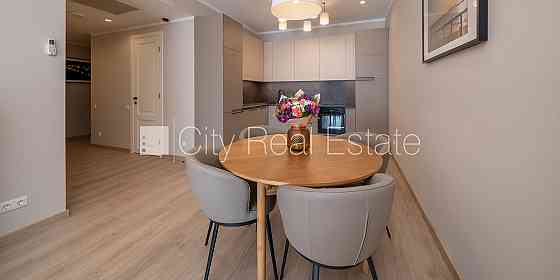 Новостройка, фасадный дом, благоустроенный озеленённый двор, подземная стоянка, Юрмала