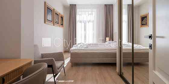 Новостройка, фасадный дом, благоустроенный озеленённый двор, подземная стоянка, Юрмала