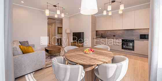 Новостройка, фасадный дом, благоустроенный озеленённый двор, подземная стоянка, Юрмала