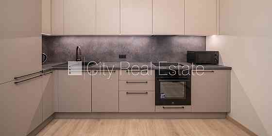 Новостройка, фасадный дом, благоустроенный озеленённый двор, подземная стоянка, Юрмала