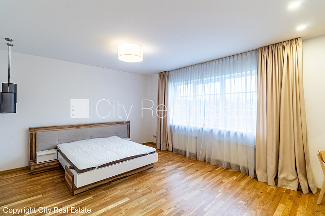 Рядный дом, благоустроенная озеленённая территория, подъездная дорога покрыта Юрмала - изображение 9