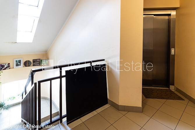 Pagalma ēka, slēgts pagalms, vieta automašīnai, ieeja no pagalma, mansards, ir lifts, plašs Rīgas rajons - foto 16