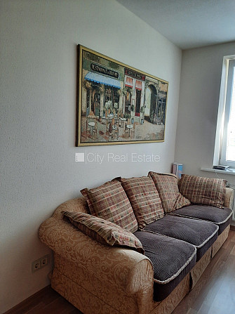 Фасадный дом, реновированный дом, благоустроенная озеленённая территория, место Рига - изображение 5