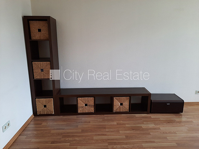 Фасадный дом, реновированный дом, благоустроенная озеленённая территория, место Рига - изображение 6