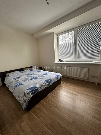 Фасадный дом, реновированный дом, благоустроенная озеленённая территория, место Рига - изображение 7