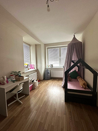 Фасадный дом, реновированный дом, благоустроенная озеленённая территория, место Рига - изображение 9