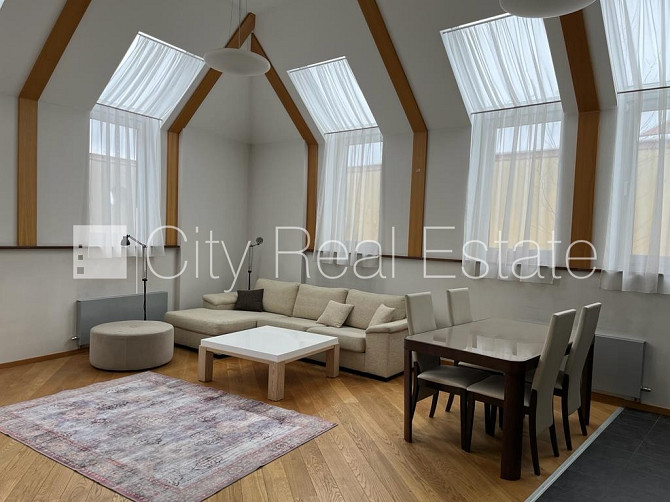 Fasādes māja, renovēta māja, ieeja no ielas, ir lifts, kāpņu telpa pēc kapitālā remonta, Rīga - foto 6