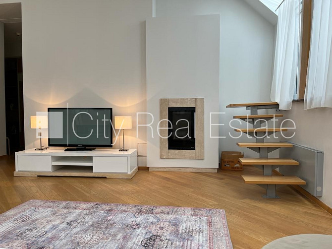 Fasādes māja, renovēta māja, ieeja no ielas, ir lifts, kāpņu telpa pēc kapitālā remonta, Rīga - foto 8