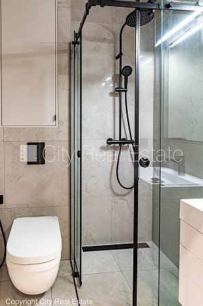 Pagalma māja, renovēta māja, labiekārtots apzaļumots pagalms, slēgts pagalms, ieeja no Rīga - foto 16