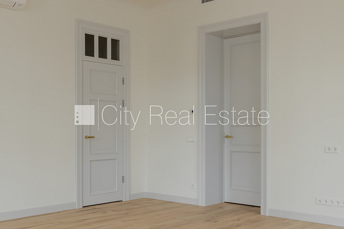 Fasādes māja, renovēta māja, uzstādīti saules enerģijas paneļi, pazemes autostāvvieta, Rīga - foto 5