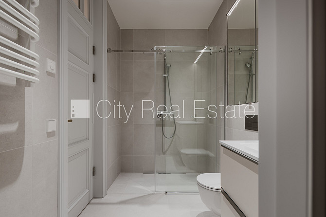 Fasādes māja, renovēta māja, uzstādīti saules enerģijas paneļi, pazemes autostāvvieta, Rīga - foto 12