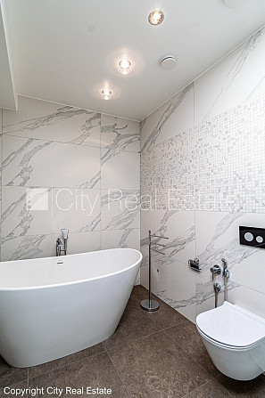 Renovēta māja, slēgts pagalms, iespēja nomāt autostāvvietu, apsargāta autostāvvieta, Rīga - foto 14