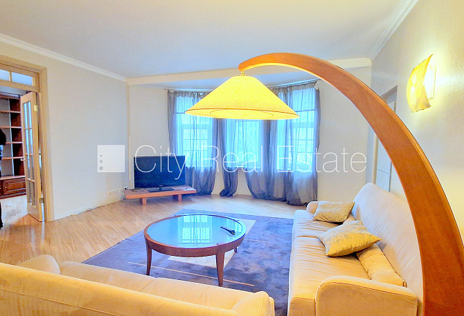 Земля в собственности, фасадный дом, реставрированный дом, кирпичные стены, вход Рига - изображение 7