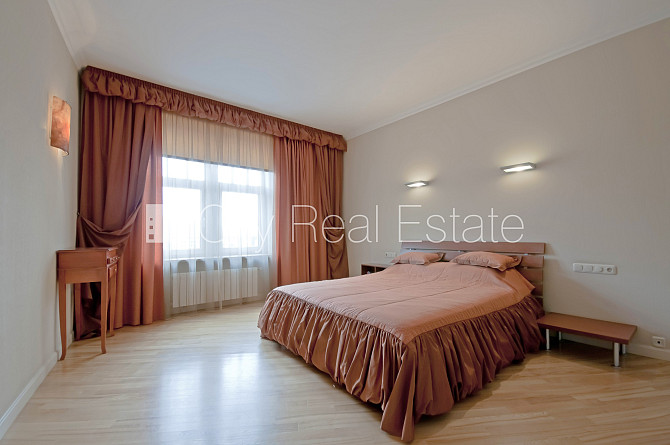 Земля в собственности, фасадный дом, реставрированный дом, кирпичные стены, вход Рига - изображение 20