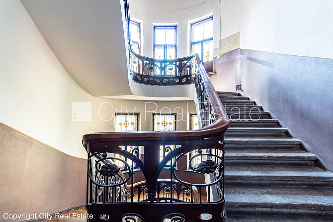 Фасадный дом, вход с улицы, лифт, окна выходят во двор, окна выходят на улицу, Рига - изображение 18