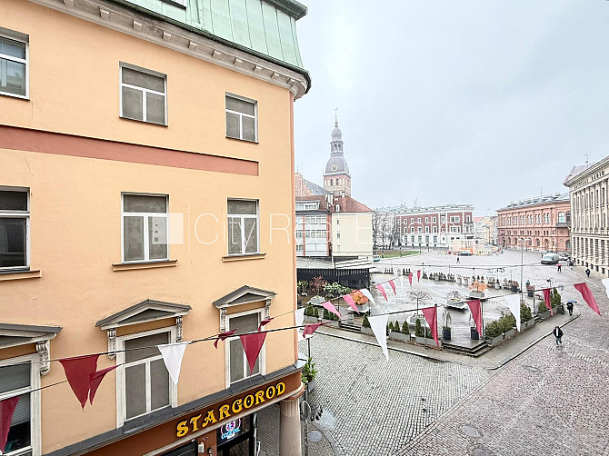 Fasādes māja, renovēta māja, bruģēts piebraucamais ceļš, ieeja no ielas, luksuss Rīga - foto 14