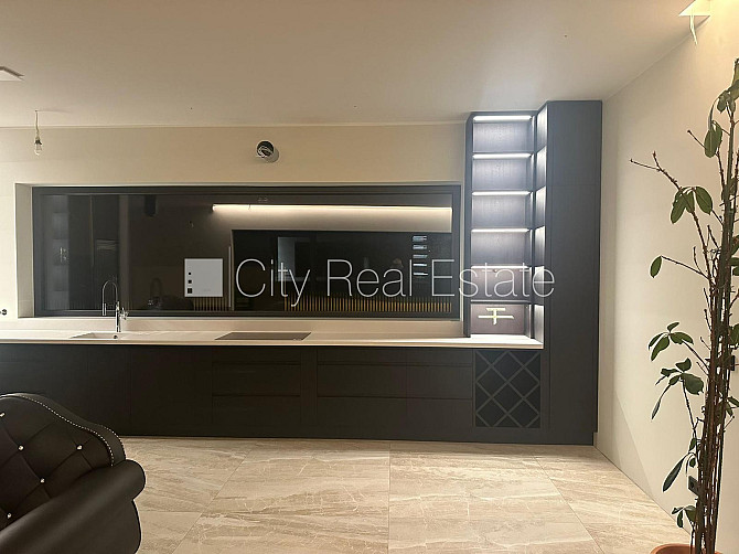 Частный дом, закрытая территория, территория обнесена железным забором, гараж на Огре и район - изображение 11