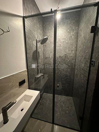 Частный дом, закрытая территория, территория обнесена железным забором, гараж на Огре и район - изображение 18