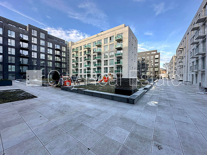 Jaunceltne, fasādes māja, labiekārtota apzaļumota teritorija, slēgts pagalms, pagalmā bērnu Rīga - foto 9