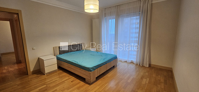 Новостройка, благоустроенный озеленённый двор, въездные ворота оснащены Рига - изображение 10