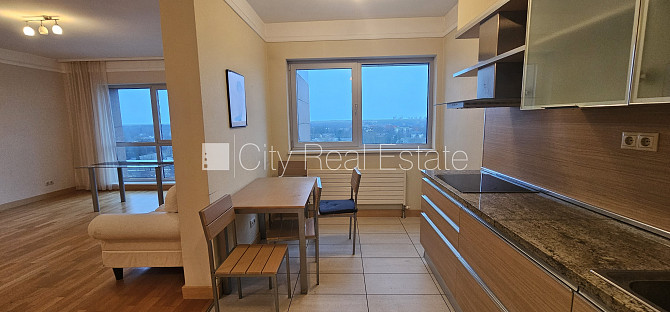 Новостройка, благоустроенный озеленённый двор, въездные ворота оснащены Рига - изображение 2