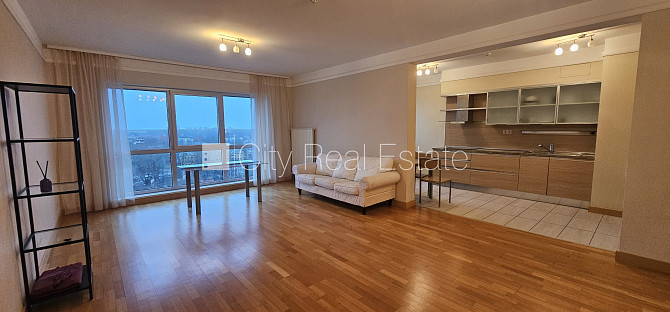 Новостройка, благоустроенный озеленённый двор, въездные ворота оснащены Рига - изображение 1