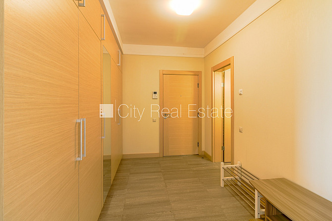 Fasādes māja, renovēta māja, labiekārtota apzaļumota teritorija, ieeja no ielas, ir lifts, Rīga - foto 9