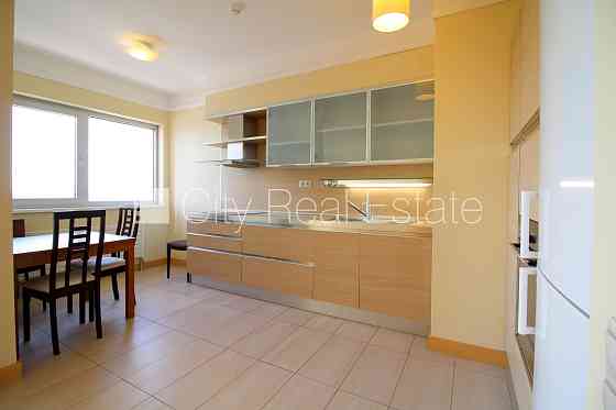 Эта квартира сдается в аренду посуточно (краткосрочная аренда), стоимость аренды Rīga