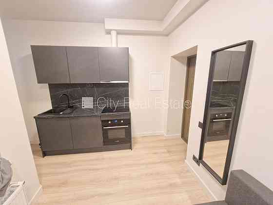 Дом во дворе, реновированный дом, закрытый двор, во дворе детская игровая Rīga