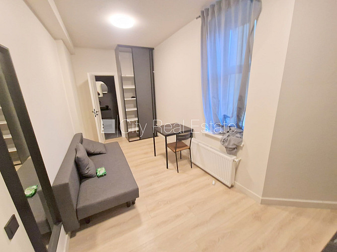 Pagalma māja, renovēta māja, slēgts pagalms, pagalmā bērnu spēļu laukums, kāpņu telpa Rīga - foto 11