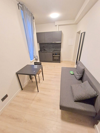 Pagalma māja, renovēta māja, slēgts pagalms, pagalmā bērnu spēļu laukums, kāpņu telpa Rīga - foto 2