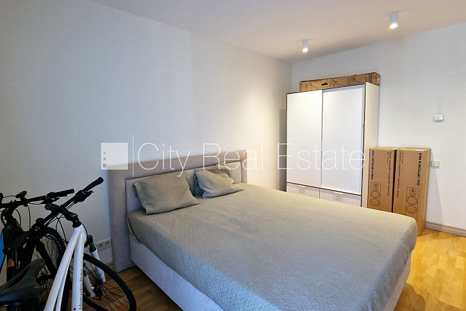 Новостройка, благоустроенный озеленённый двор, въездные ворота оснащены Юрмала - изображение 10