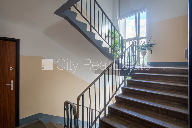 Земля в собственности, дом во дворе, благоустроенная озеленённая территория, Рига - изображение 14