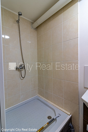 Labiekārtota apzaļumota teritorija, vieta automašīnai, mansards, istabas izolētas 2 gab., Rīga - foto 11