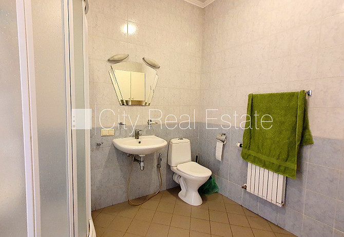 Земля в собственности, частный дом, благоустроенная озеленённая территория 1910 м2, Рига - изображение 16