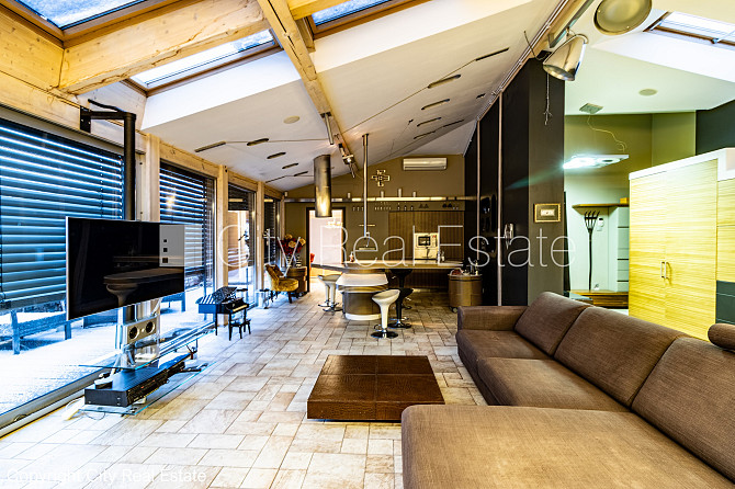 Fasādes māja, renovēta māja, ieeja no ielas, ir lifts, terase, logi vērsti mājas abās Rīga - foto 7