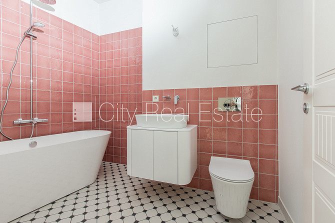 Fasādes māja, restaurēta māja, slēgts pagalms, ir lifts, kāpņu telpa pēc kapitālā Rīga - foto 12